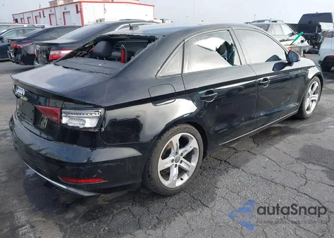 2018 Audi A3 2.0T Premium/2.0T Tech Premium z USA, uszkodzony, nr VIN WAUAUGFF9J1009219
